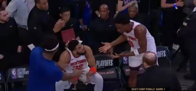 篮网队惨败后更衣室爆发冲突，主帅回应，有关一下.